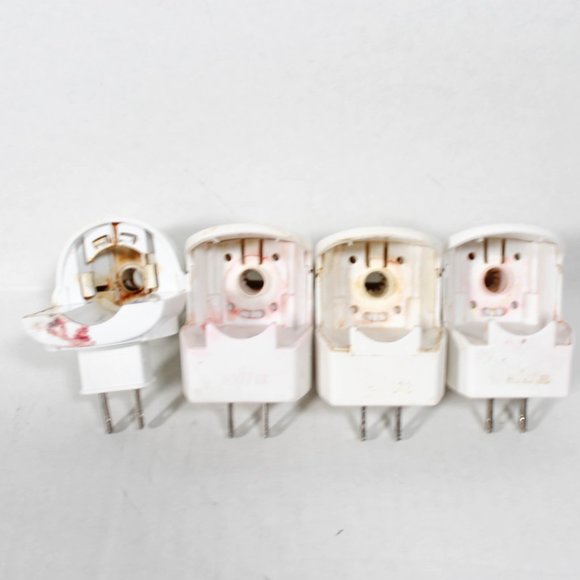 Glade & Airwick Oil Warmer Plug-Ins – 4 Total (Used) - Picture 3 of 7